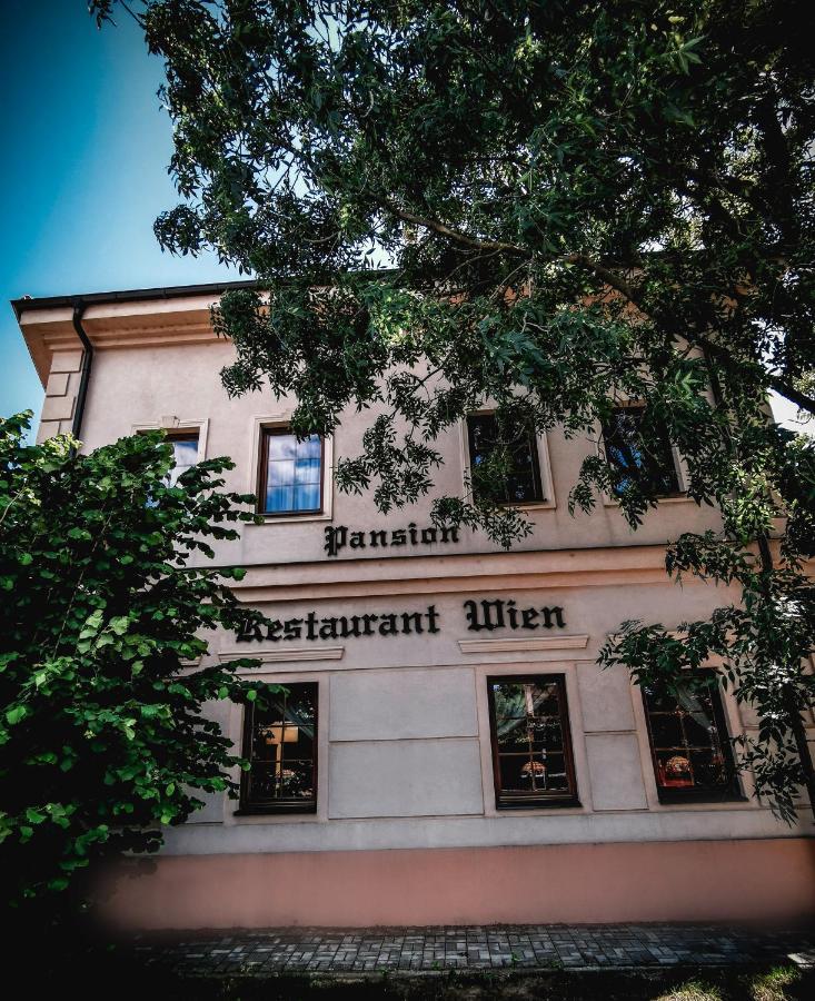 Restaurant Pansion Wien Cierny Brod Экстерьер фото