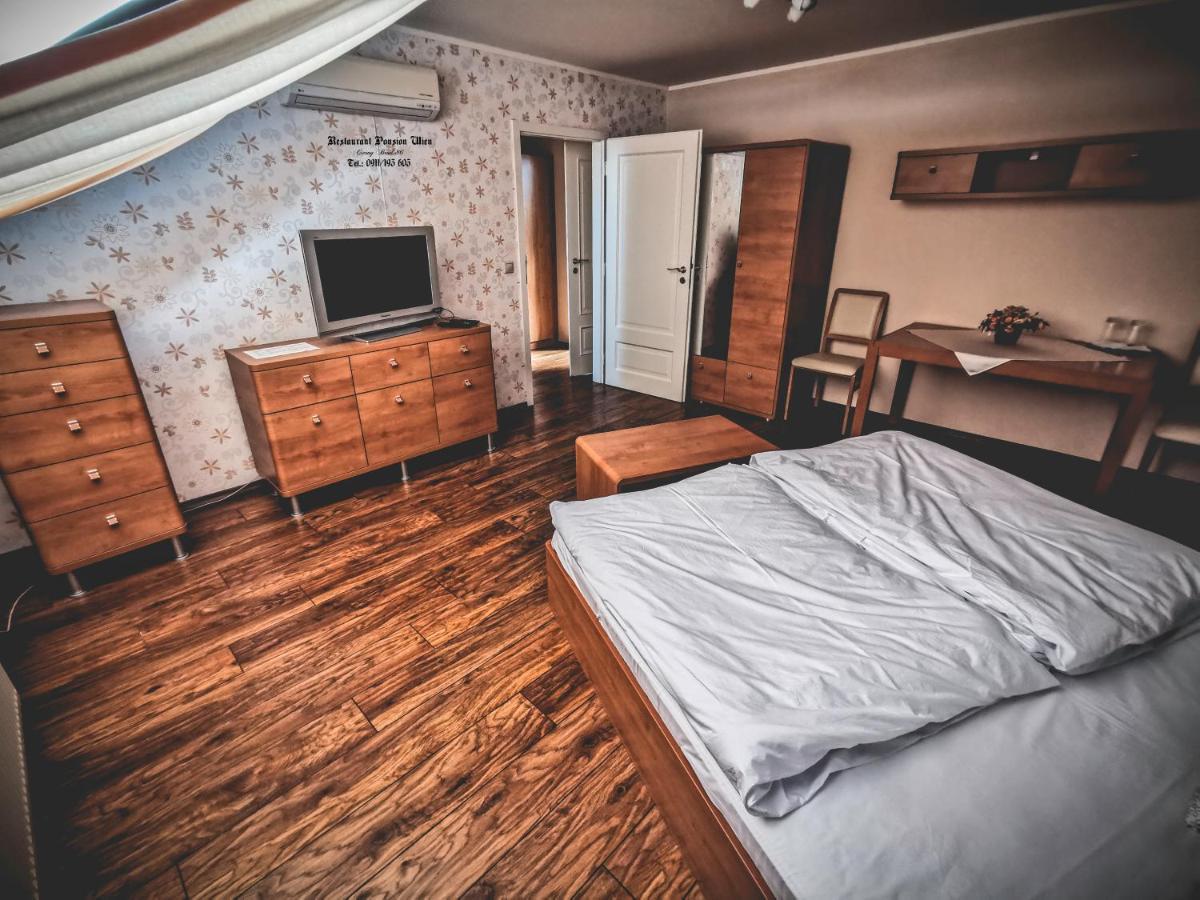 Restaurant Pansion Wien Cierny Brod Экстерьер фото