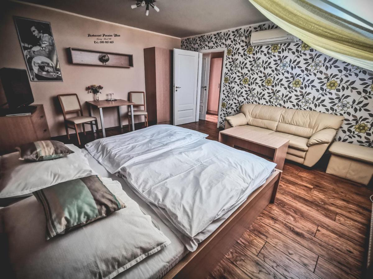 Restaurant Pansion Wien Cierny Brod Экстерьер фото